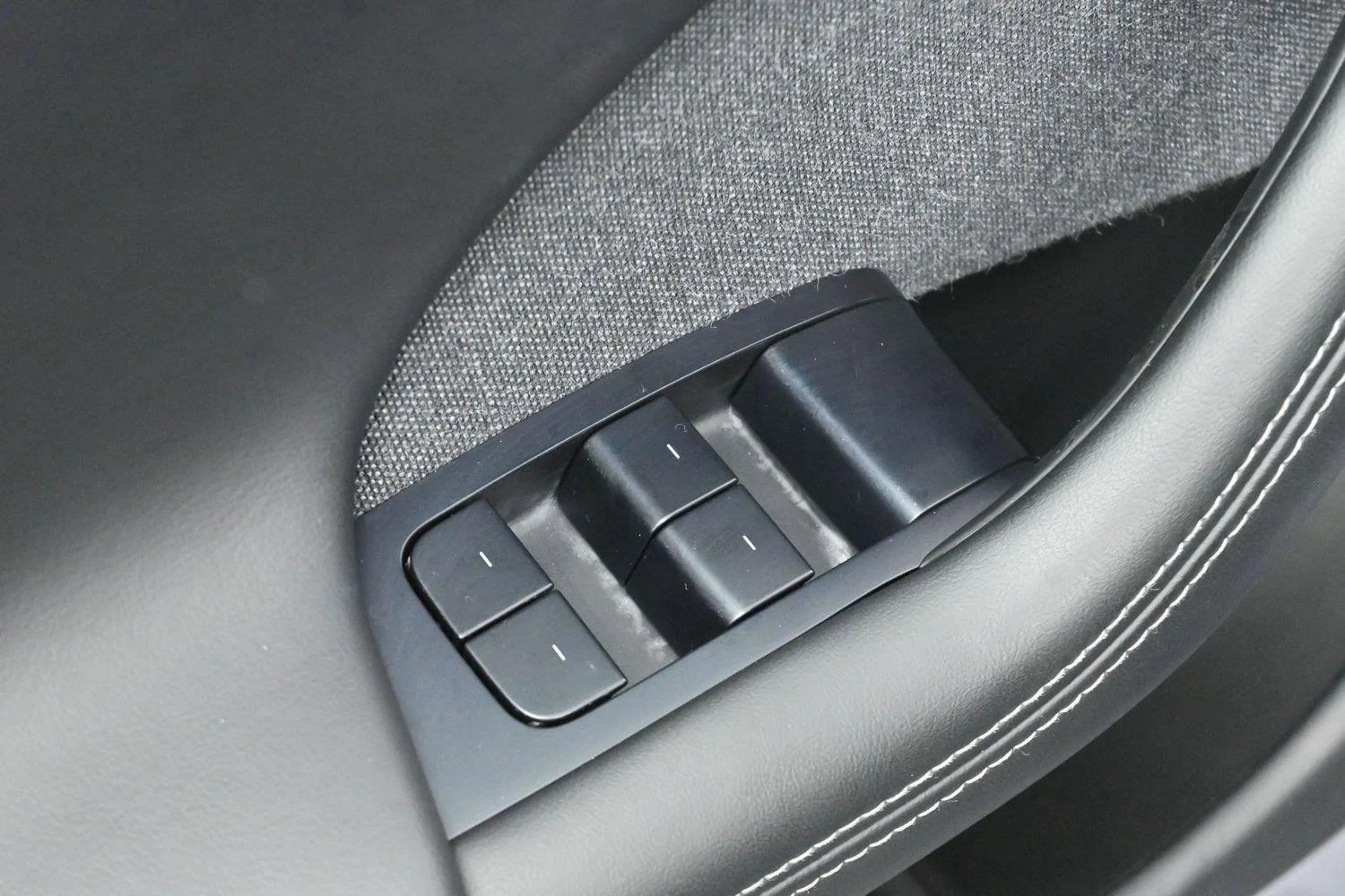 Used 2021 Midnight Silver Metallic Tesla Plaid image 12