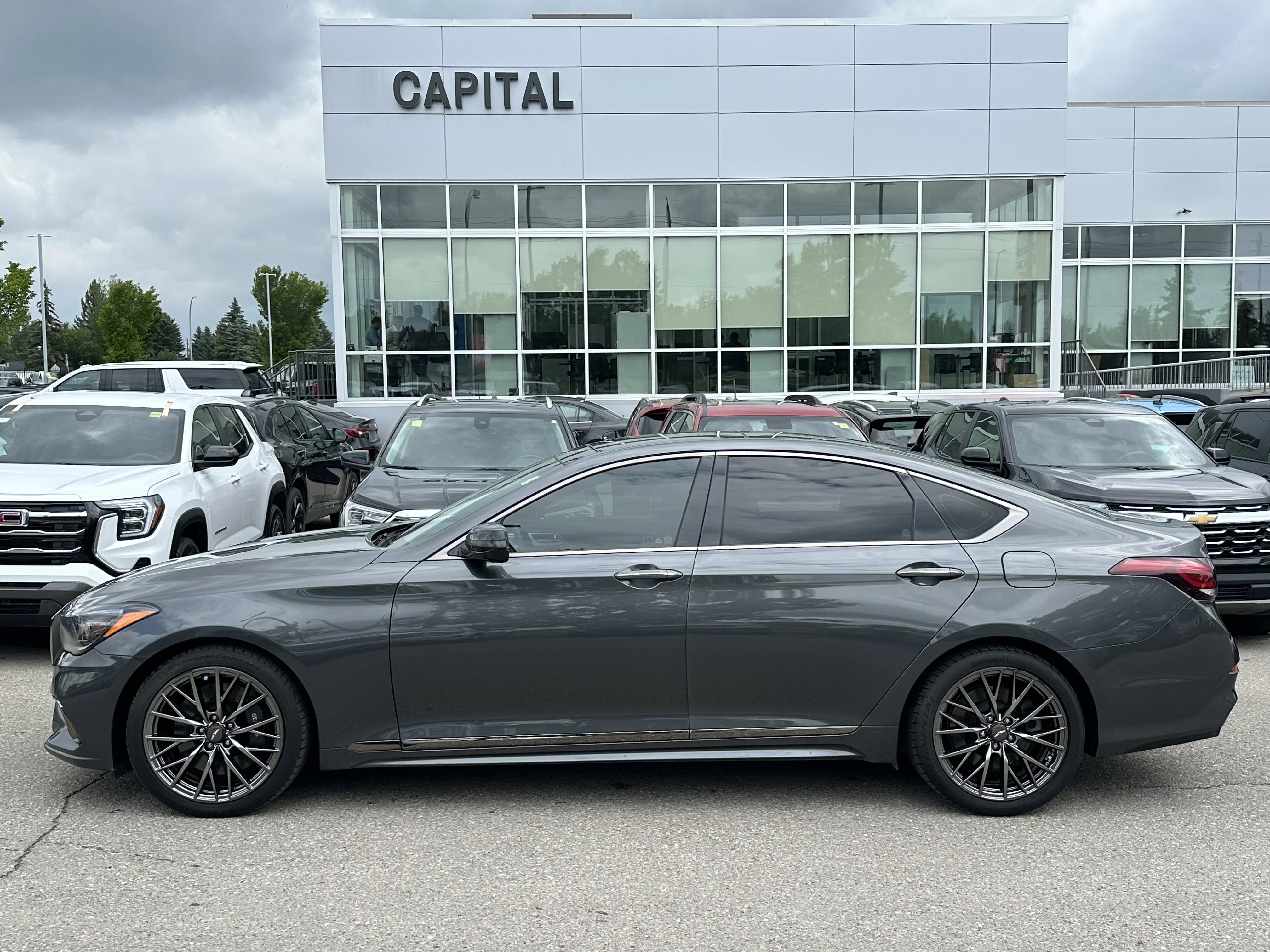 Used 2020 Himalayan Grey Metallic Genesis 3.3T Sport image 3
