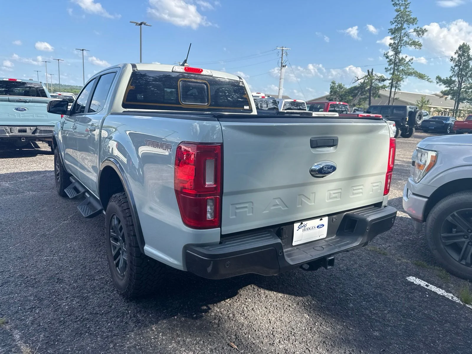 Used 2023 Green Ford Lariat image 4