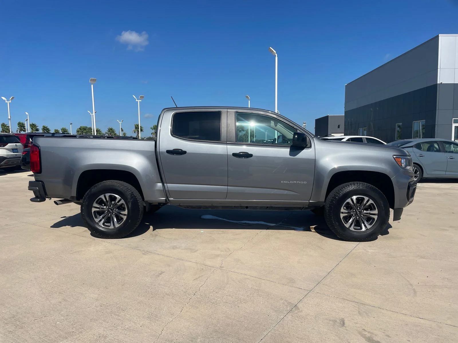 Used 2021 Gray Chevrolet Z71 image 6