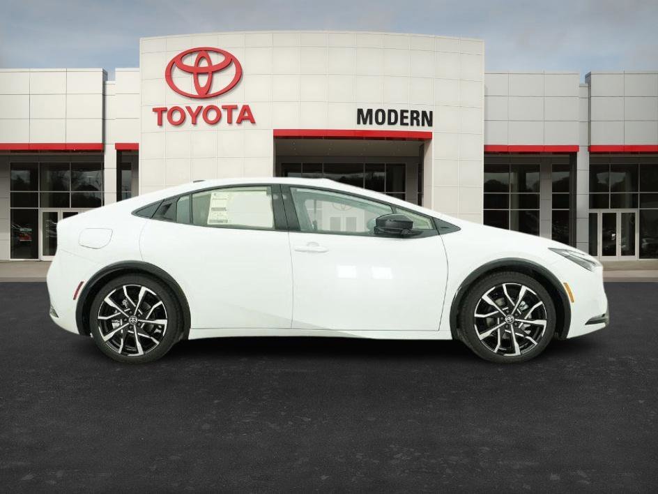New 2026 Wind Chill Pearl Toyota XSE Premium image 25