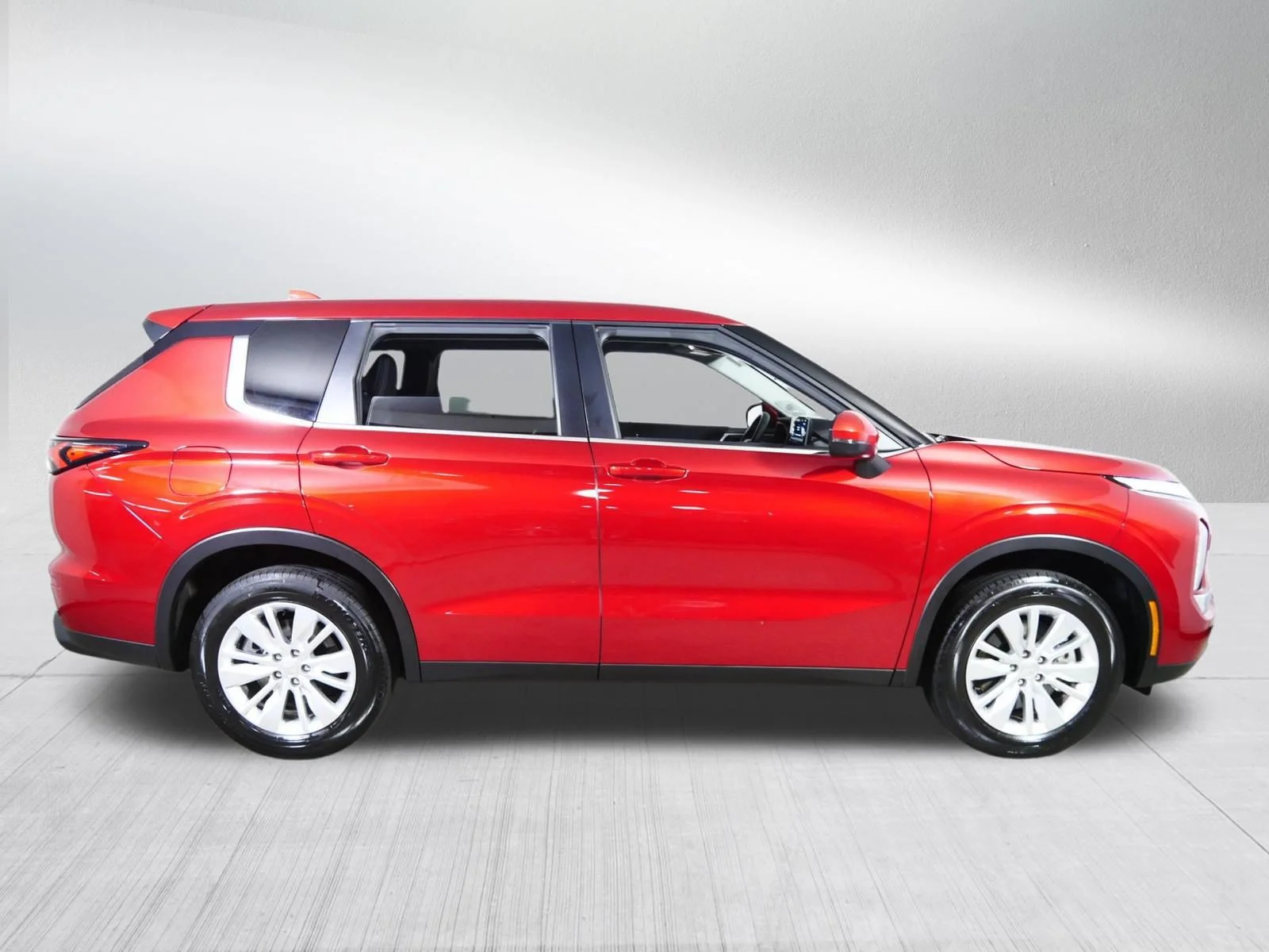 Used 2025 Red Diamond Mitsubishi ES image 8