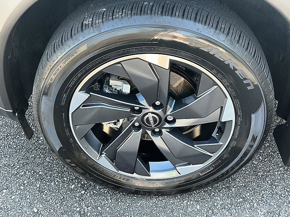 Used 2025 Brilliant Silver Metallic Nissan SV image 9