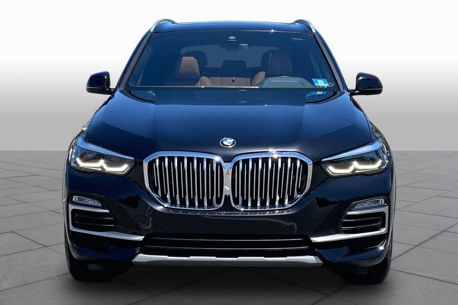 Used 2021 Black Sapphire Metallic BMW xDrive40i image 3