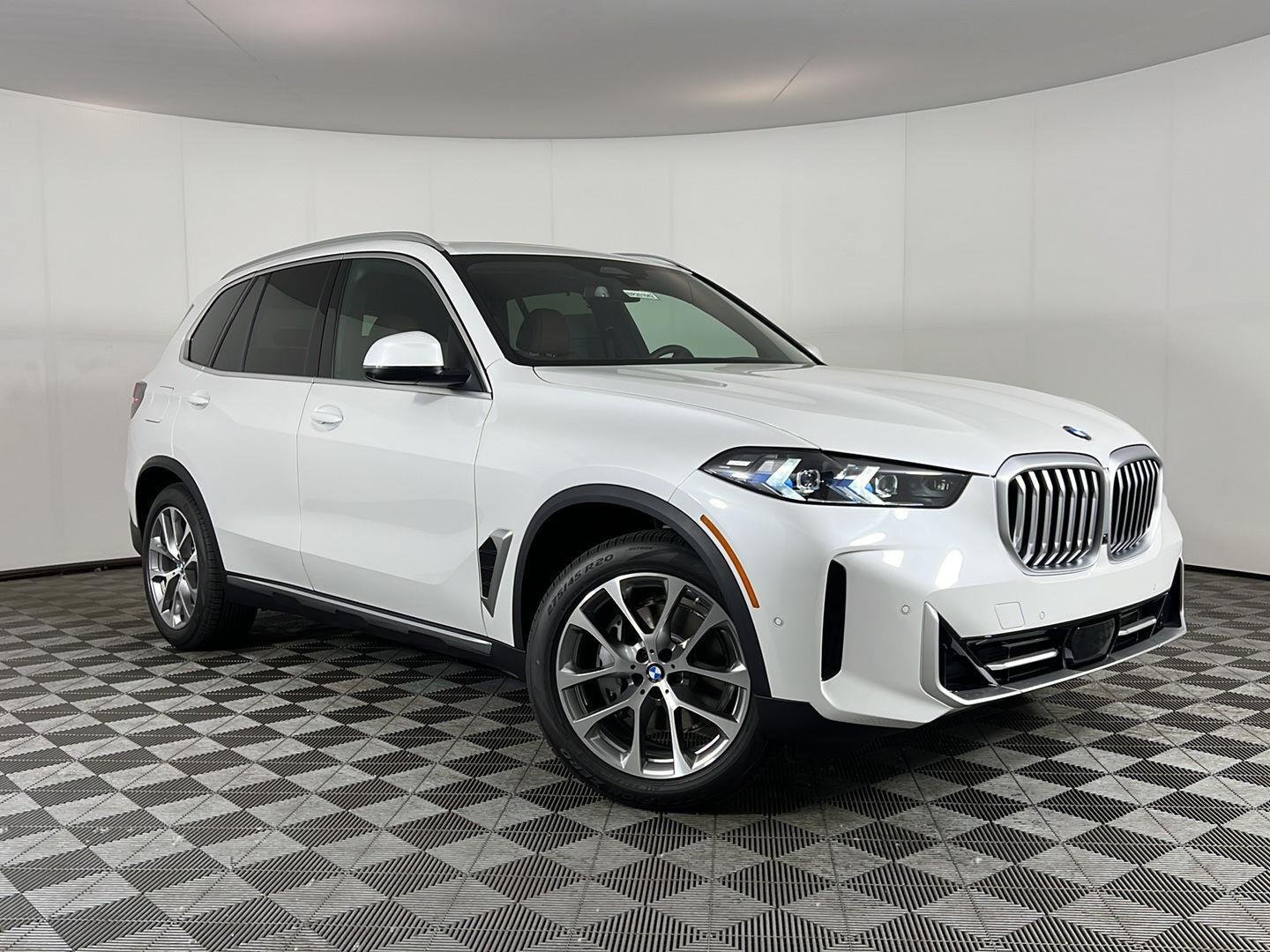 New 2026 Mineral White Metallic BMW xDrive40i image 14