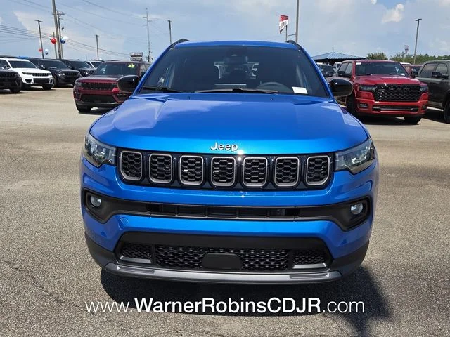 New 2026 Hydro Blue Pearl-Coat Exterior Paint Jeep Latitude image 2