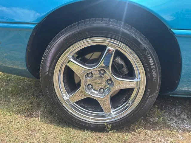 Used 1992  Chevrolet Base image 10