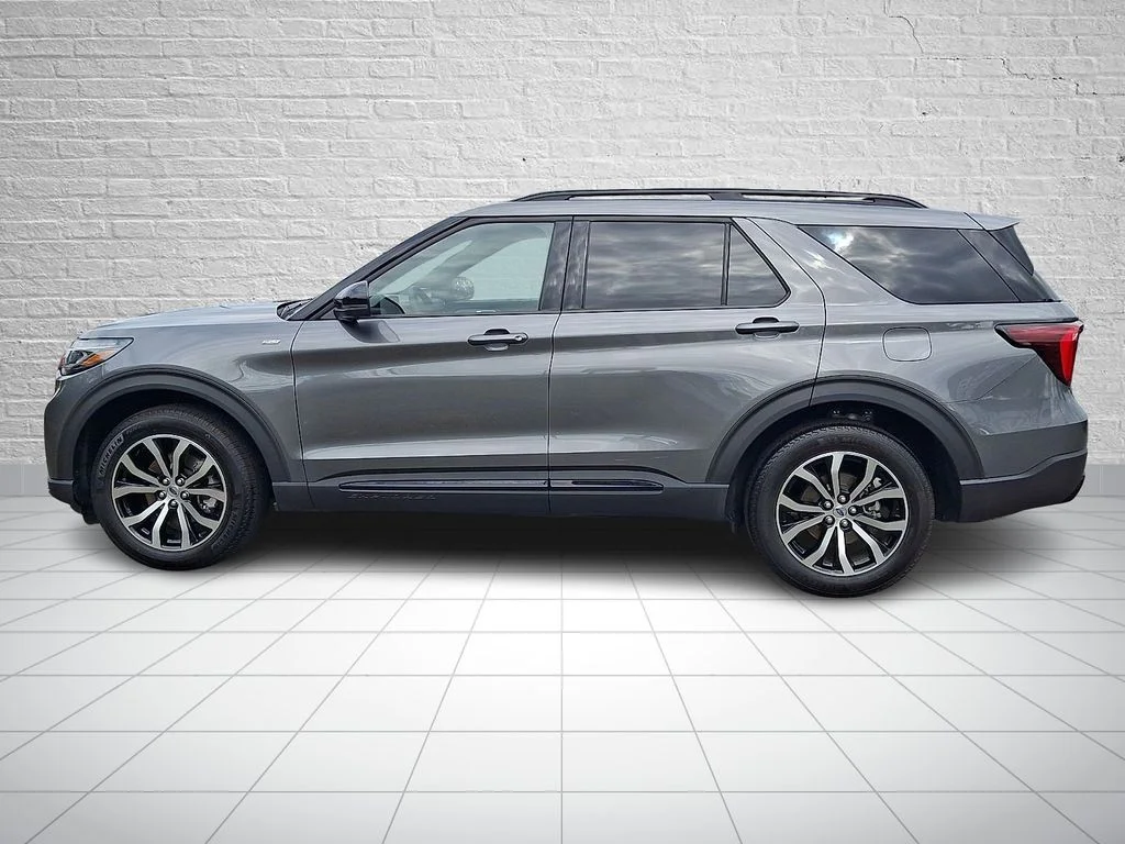 2026 Ford Explorer ST-Line - Photo 7