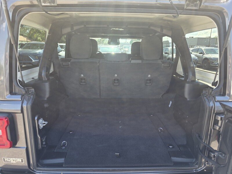 Used 2025 Crystal Metallic JEEP SAHARA 4X4 image 16