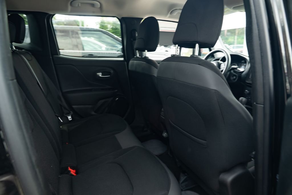 Used 2019 Black Clearcoat Jeep Latitude image 23