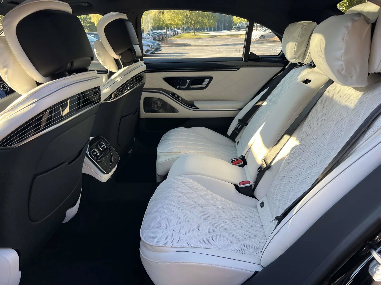 New 2027 Obsidian Black Metallic Mercedes-Benz S 580 4MATIC® Sedan image 41
