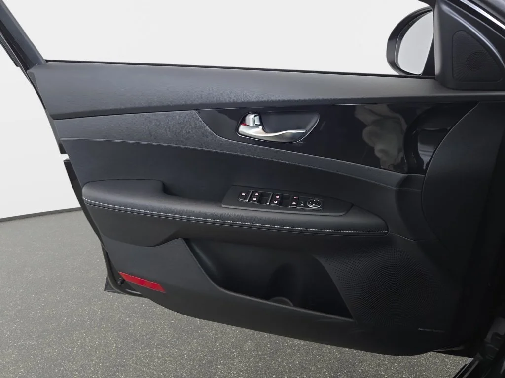 Used 2021 Black Kia GT-Line image 27