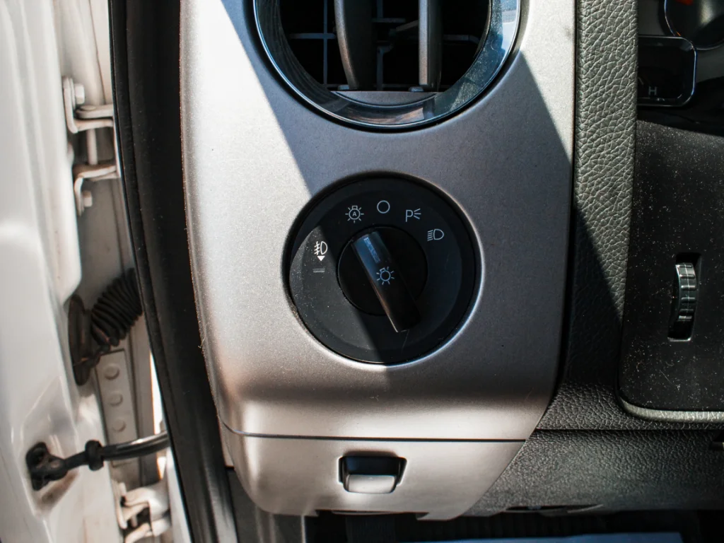 Used 2013 White Platinum Metallic Tri-Coat Ford King Ranch image 11
