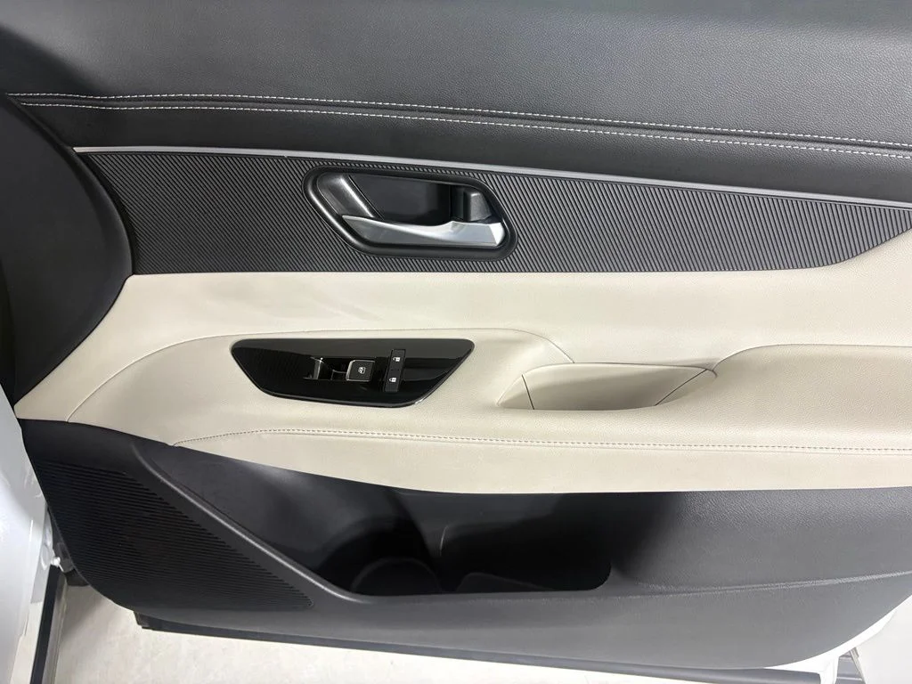 Used 2025 White Nissan SV image 12