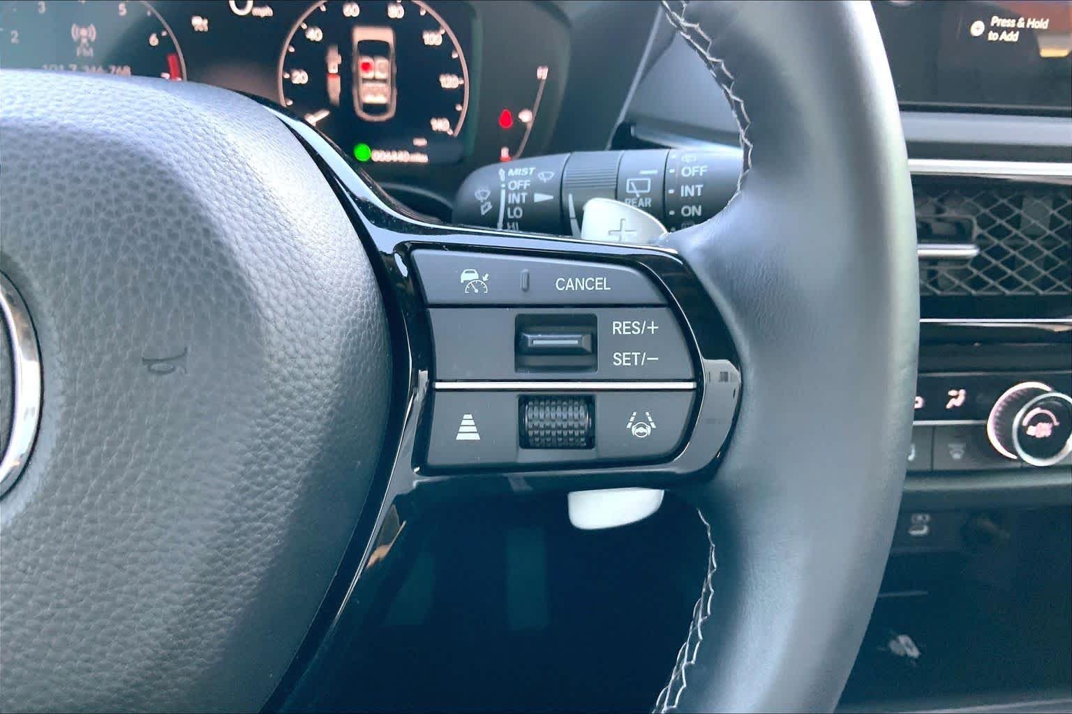 Used 2025 Platinum White Pearl Acura  image 23