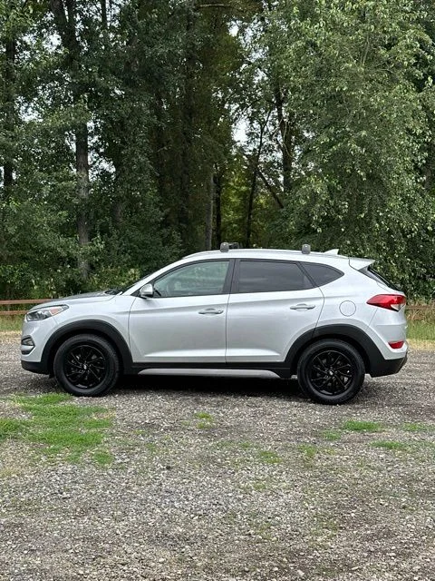 Used 2018 Molten Silver Hyundai SEL image 6