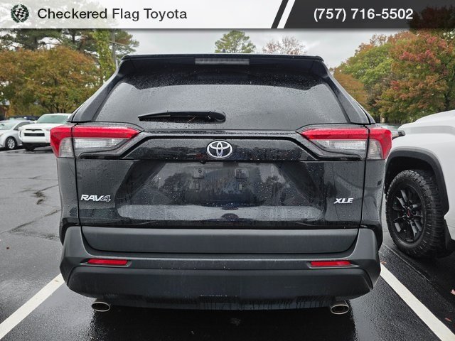2023 Toyota RAV4 XLE photo 3