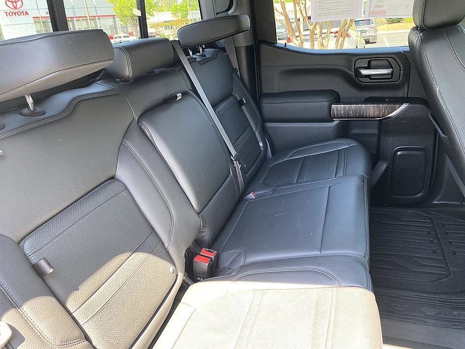 Used 2021 White Frost Tricoat GMC Denali image 22