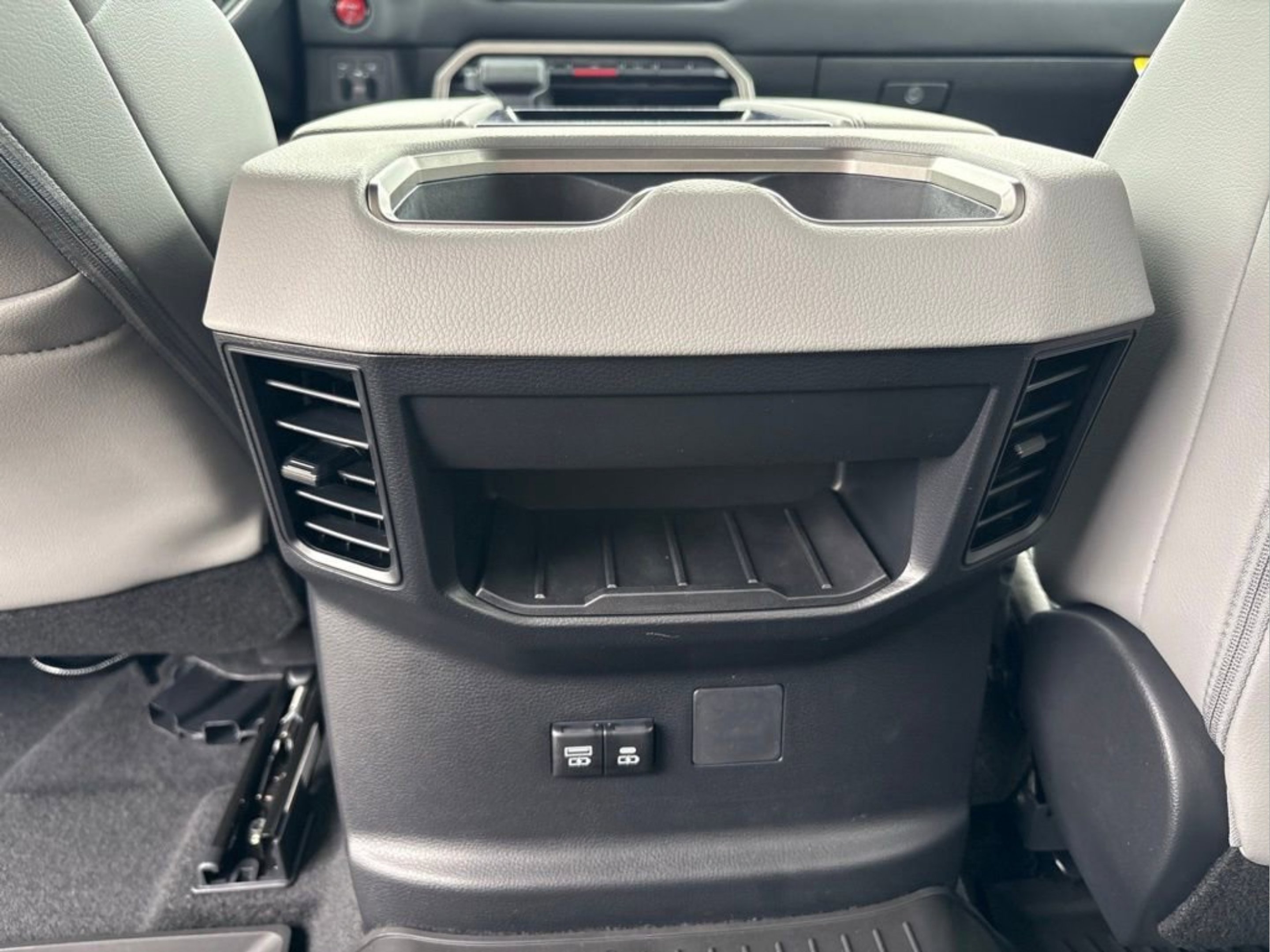 2026 Toyota Tundra Limited - Photo 12