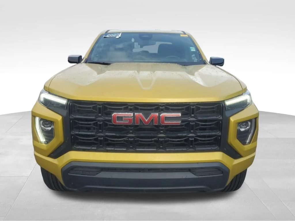 Used 2023 Red GMC Elevation image 12