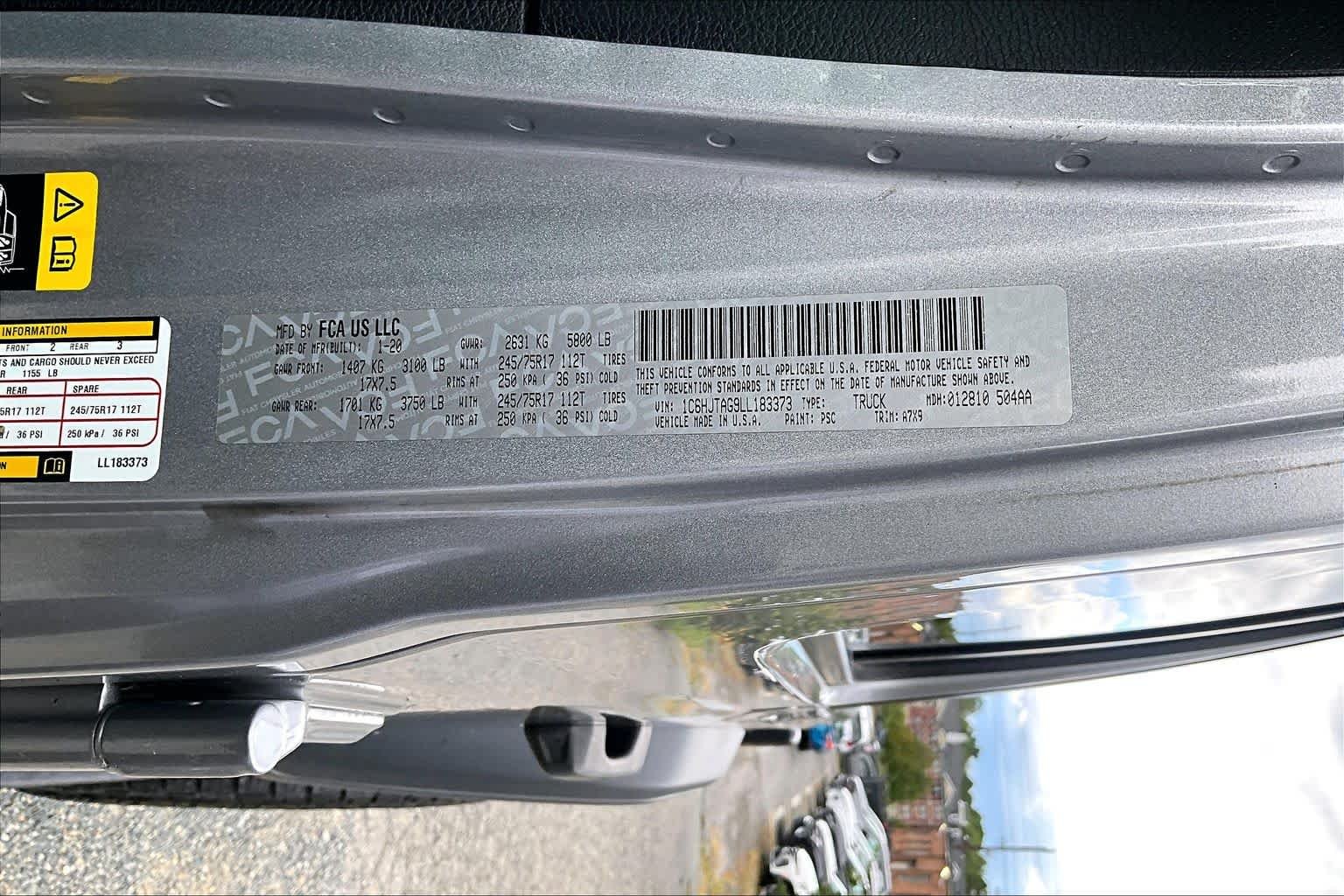 Used 2020 Billet Silver Metallic Clearcoat Jeep Sport S image 34