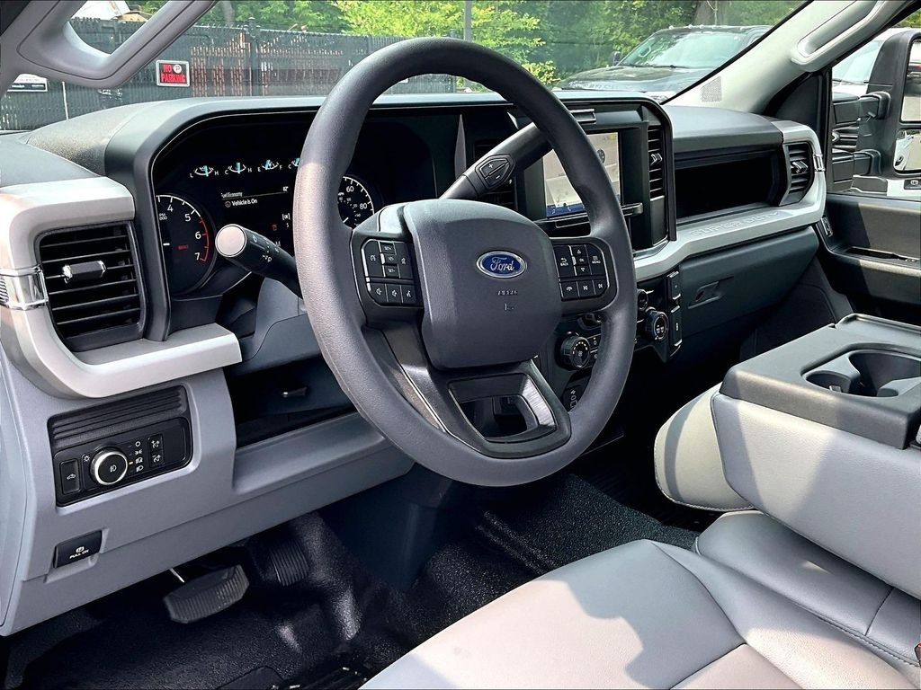 New 2026 Oxford White Ford XL image 6