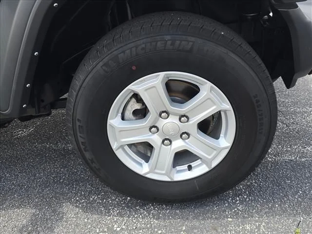 Used 2022 Green Jeep Unlimited Sport S image 32