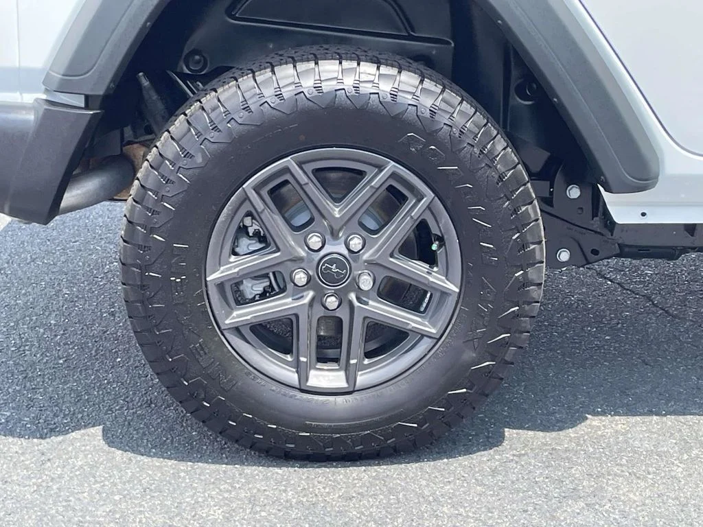 New 2026 Bright White Clear-Coat Exterior Paint Jeep Sport S image 13