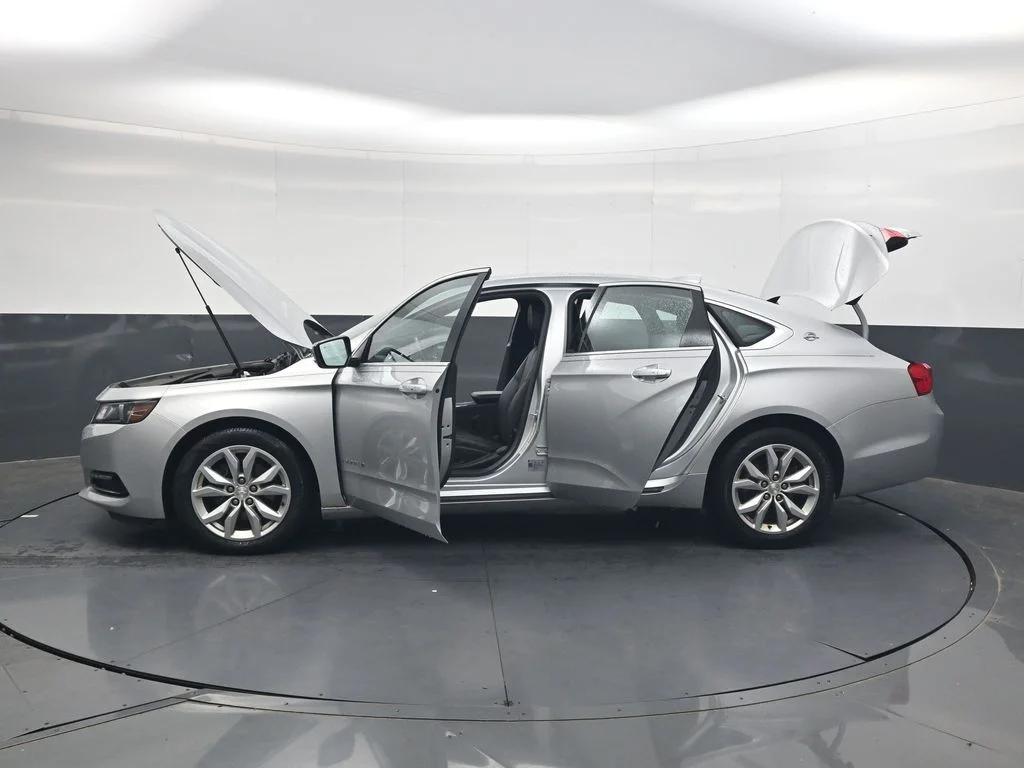 Used 2020 Silver Chevrolet LT image 39