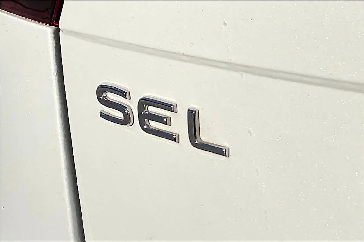 Used 2022 Oryx White Pearl Volkswagen SEL R-Line image 31