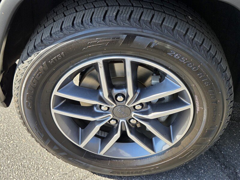 Used 2020 Gray Jeep Laredo E image 13