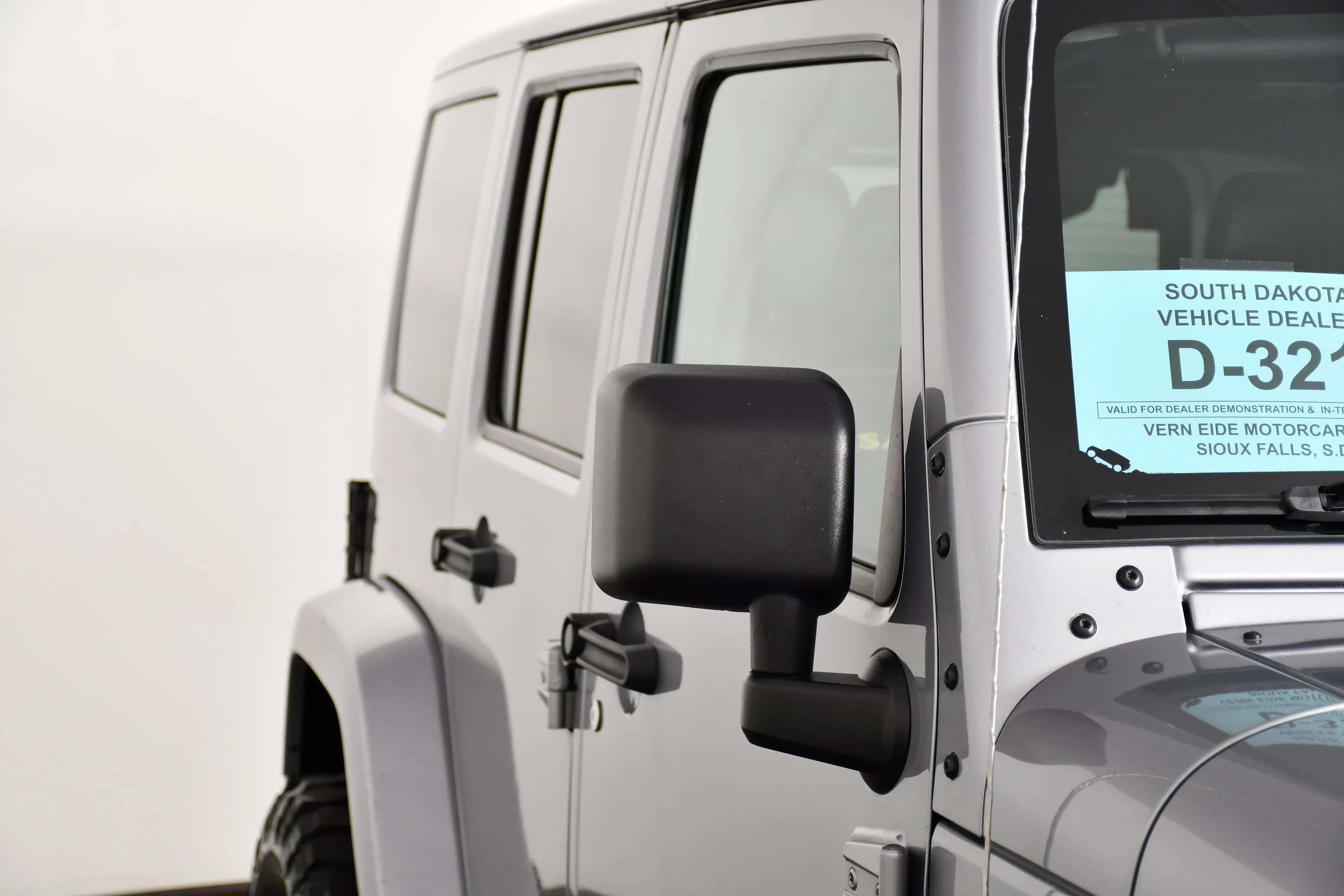 Used 2013 Billet Silver Metallic Jeep Sahara image 14