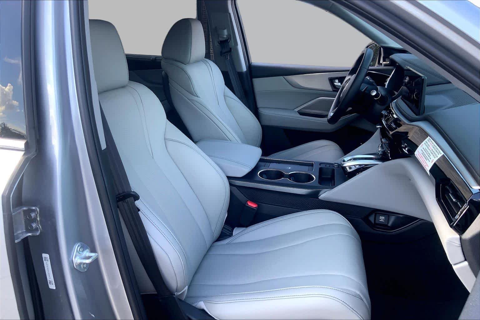 Used 2026 Solar Silver Metallic Acura w/Technology Package image 9