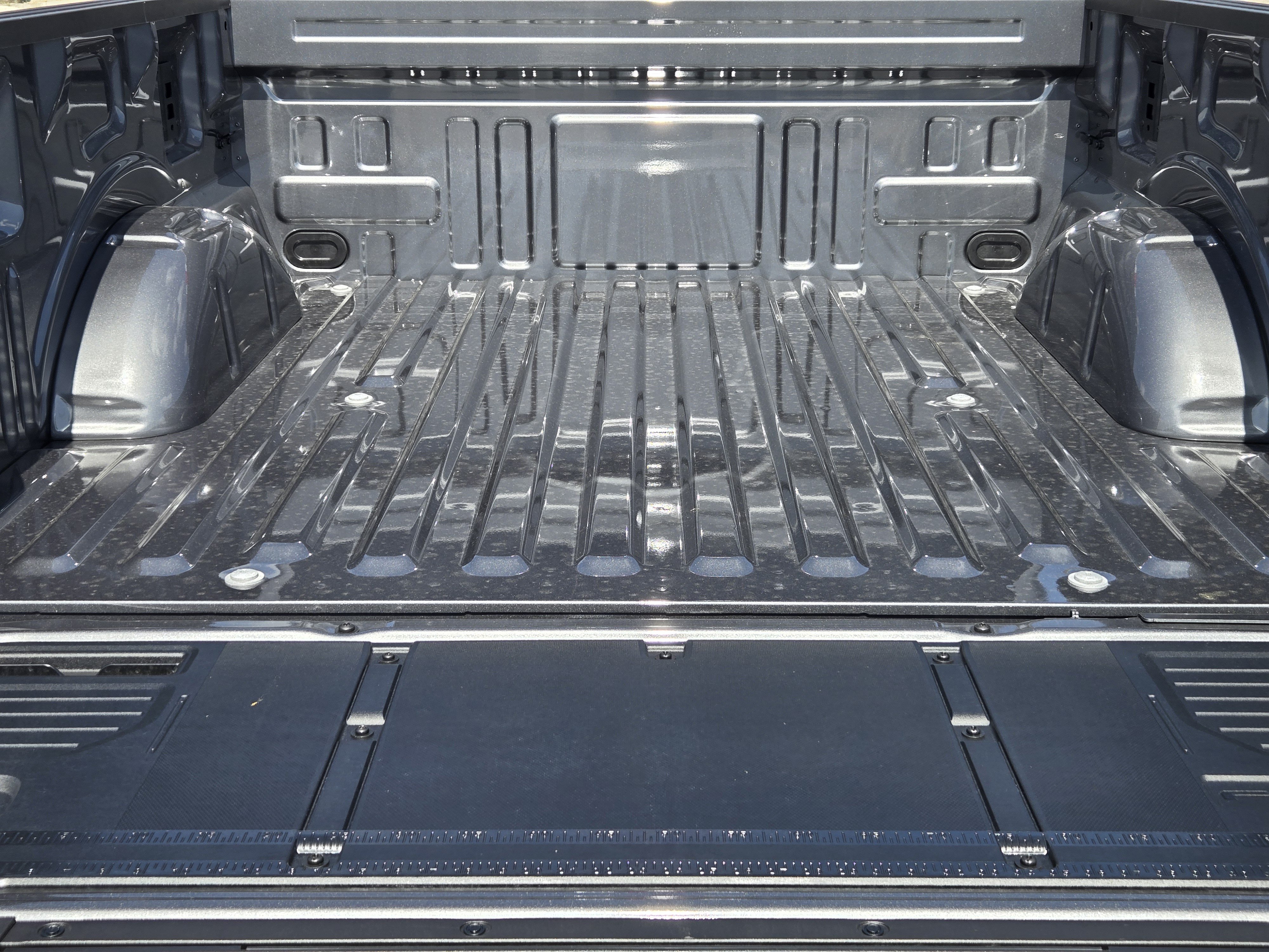 New 2026 Carbonized Gray Metallic Ford XLT image 21