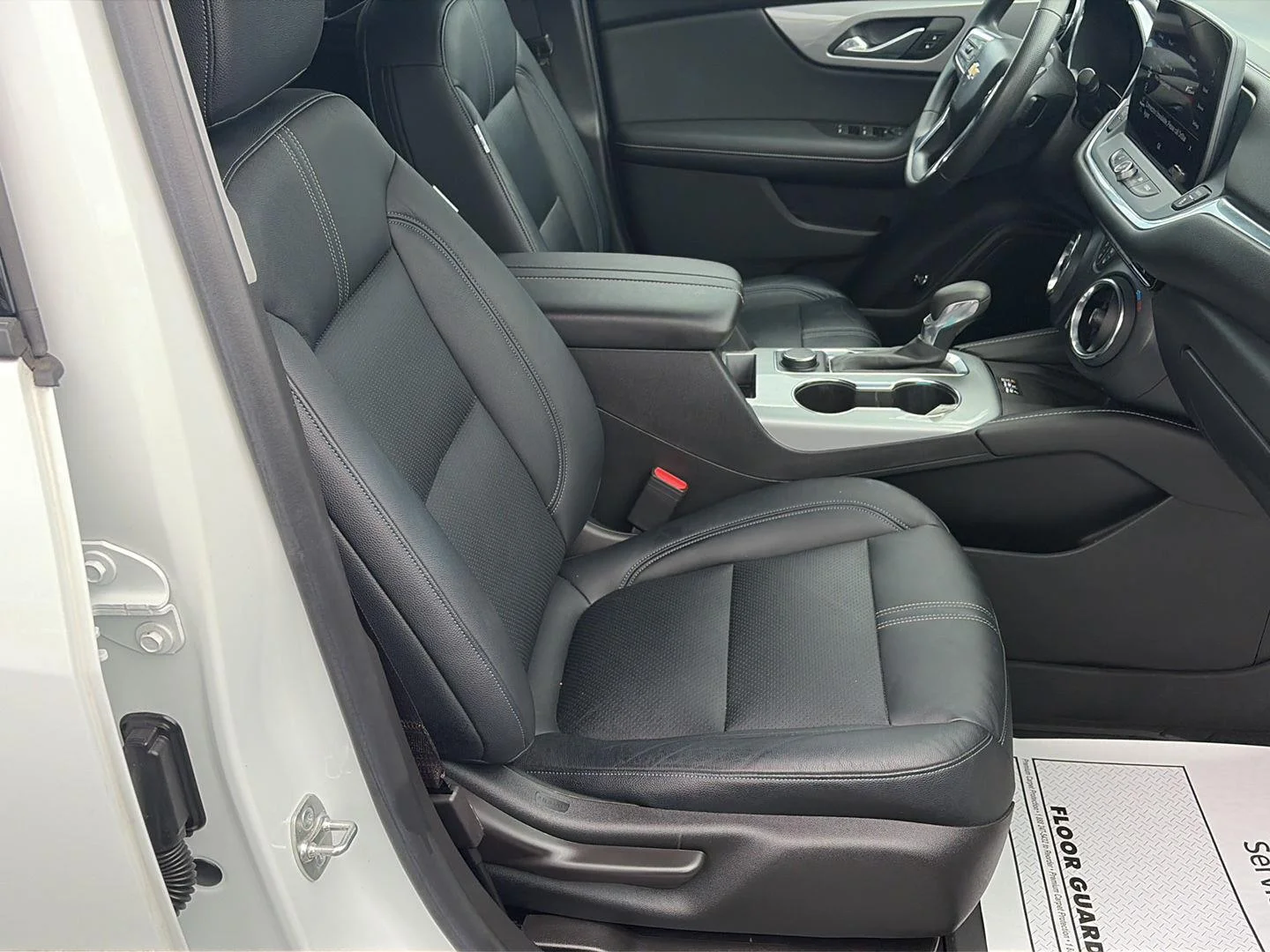 Used 2023 Summit White Chevrolet 2LT image 19