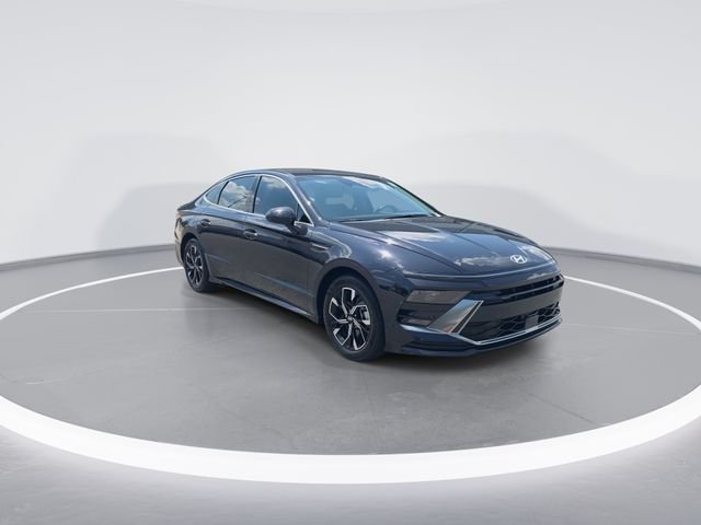 Certified Used 2025 Blue Hyundai SEL image 2