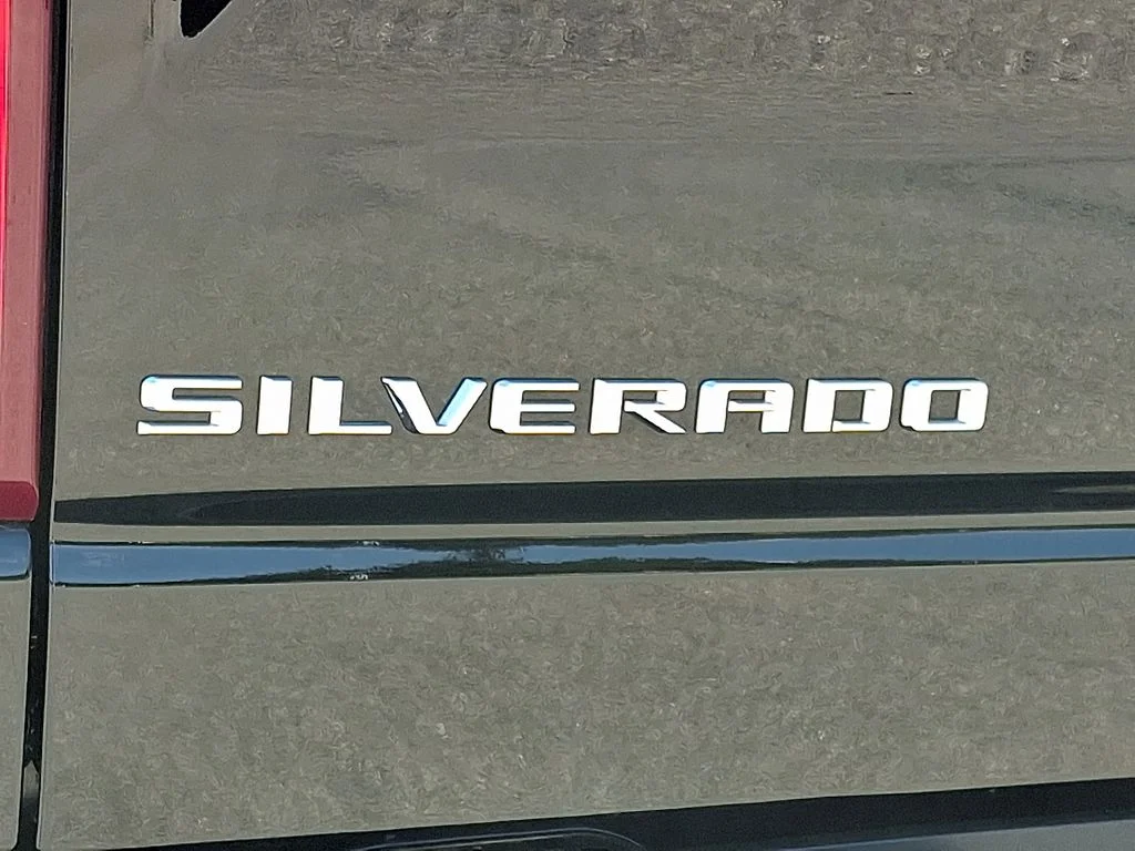 Used 2026 Black Chevrolet RST image 30
