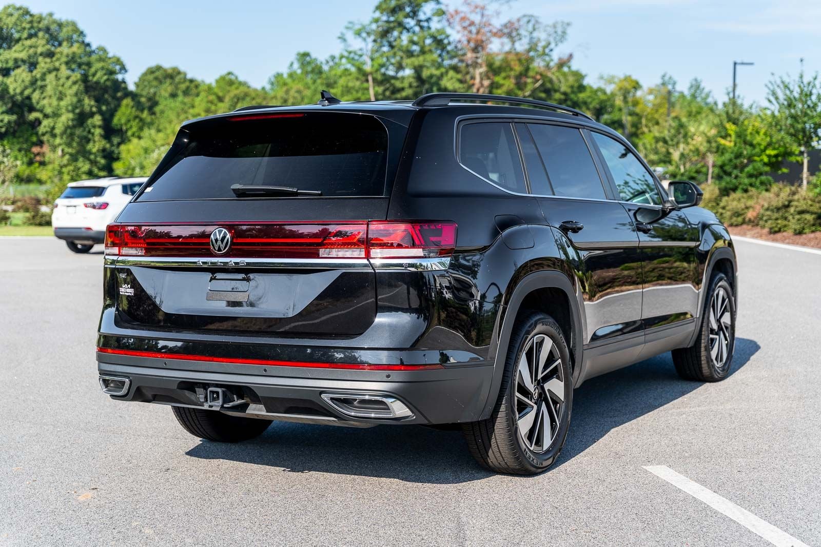 Used 2026  Volkswagen SE w/Technology image 7