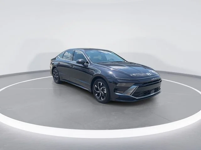 Used 2025 Blue Hyundai SEL image 2
