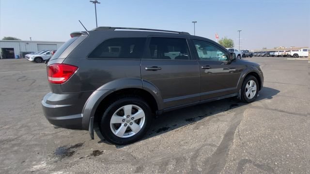 Used 2016 Gray Dodge SE image 8