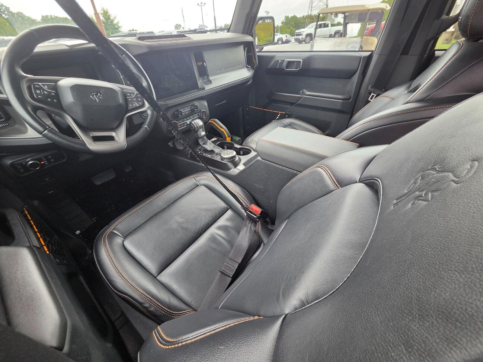 Used 2024 White Ford Badlands image 9