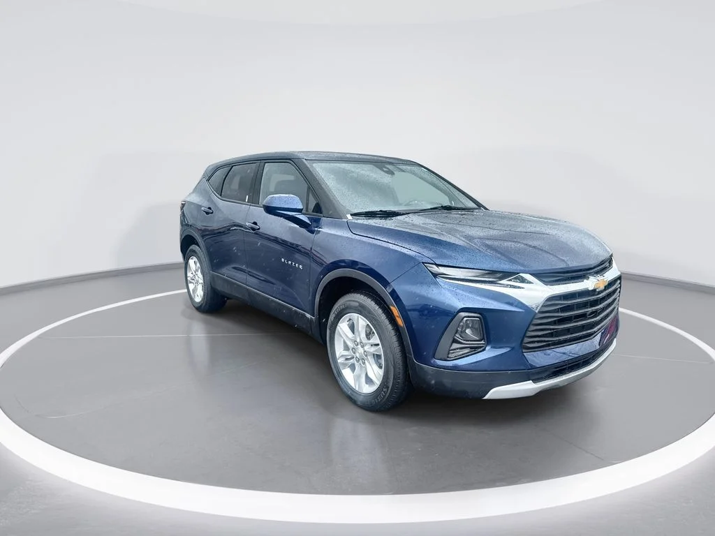 Used 2022 Blue Chevrolet LT image 2