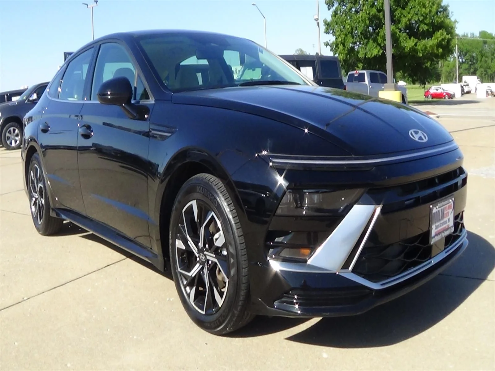 Used 2025 Abyss Black Pearl (a2b) Hyundai SEL image 4