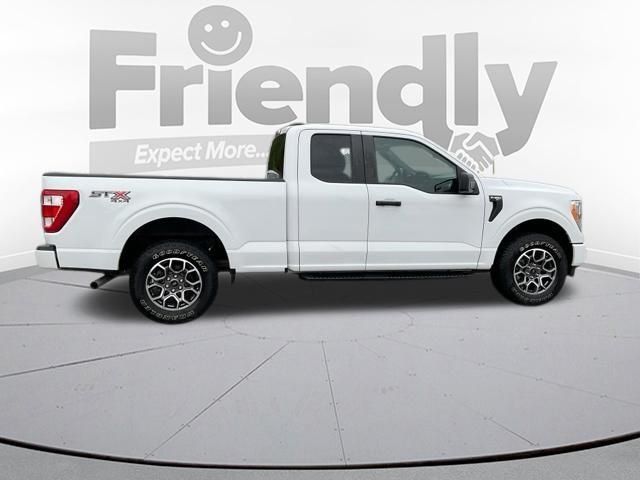 Used 2021 White Ford XL image 17