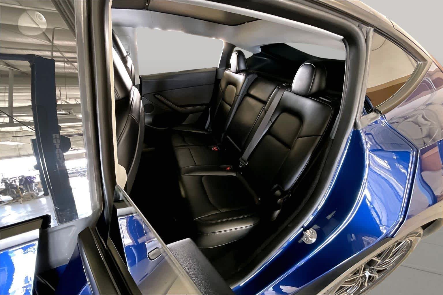 Used 2023 Deep Blue Metallic Tesla  image 18