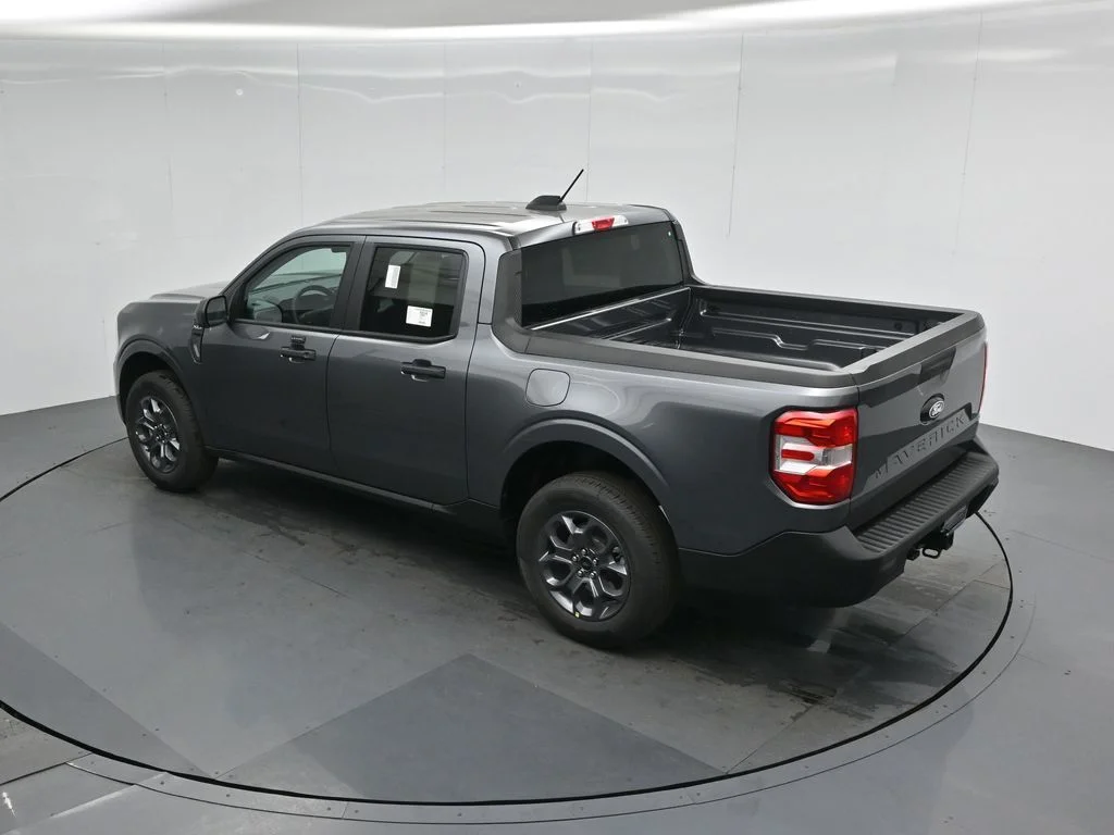 New 2026 Carbonized Gray Metallic Ford XLT image 38
