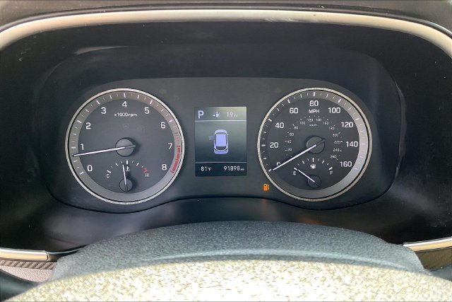 Used 2020 Black Hyundai SE image 17