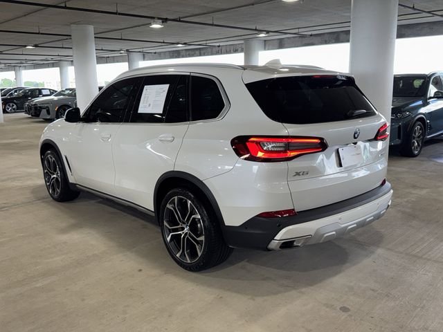 Used 2023 White Metallic BMW sDrive40i image 6