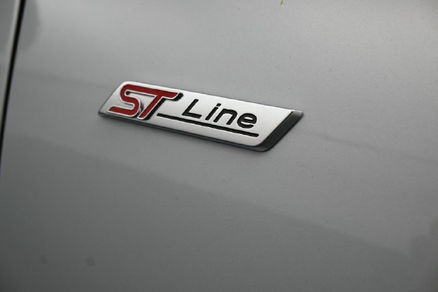 Used 2025 Silver Metallic Ford ST-Line image 30