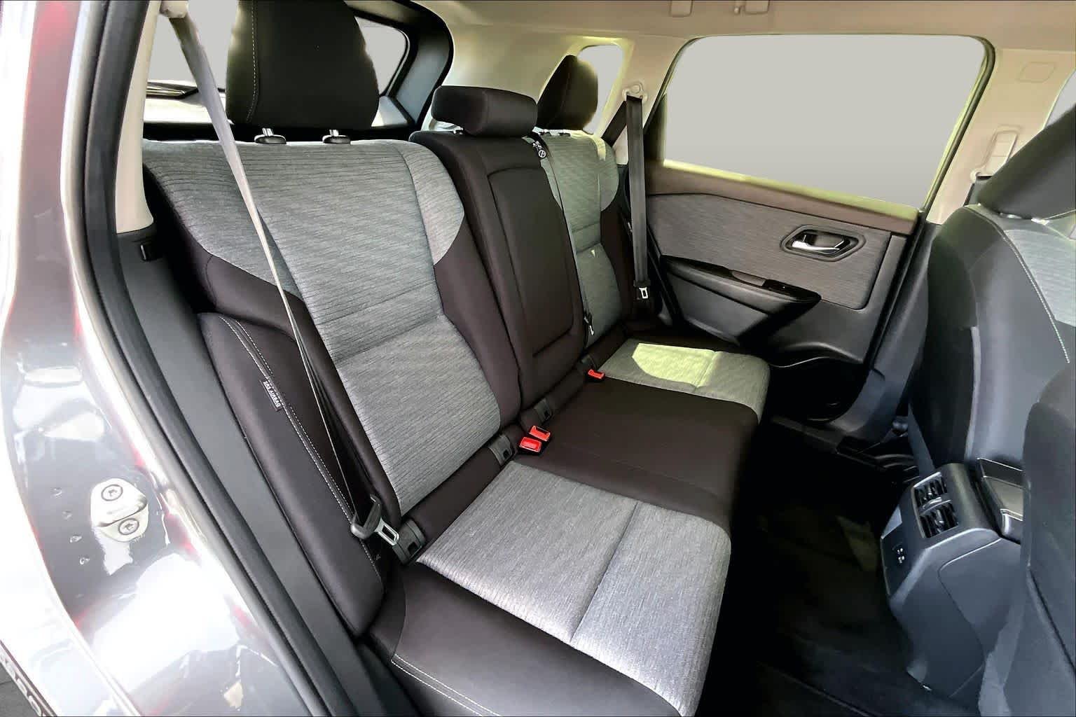 Used 2023 Gun Metallic Nissan SV image 20